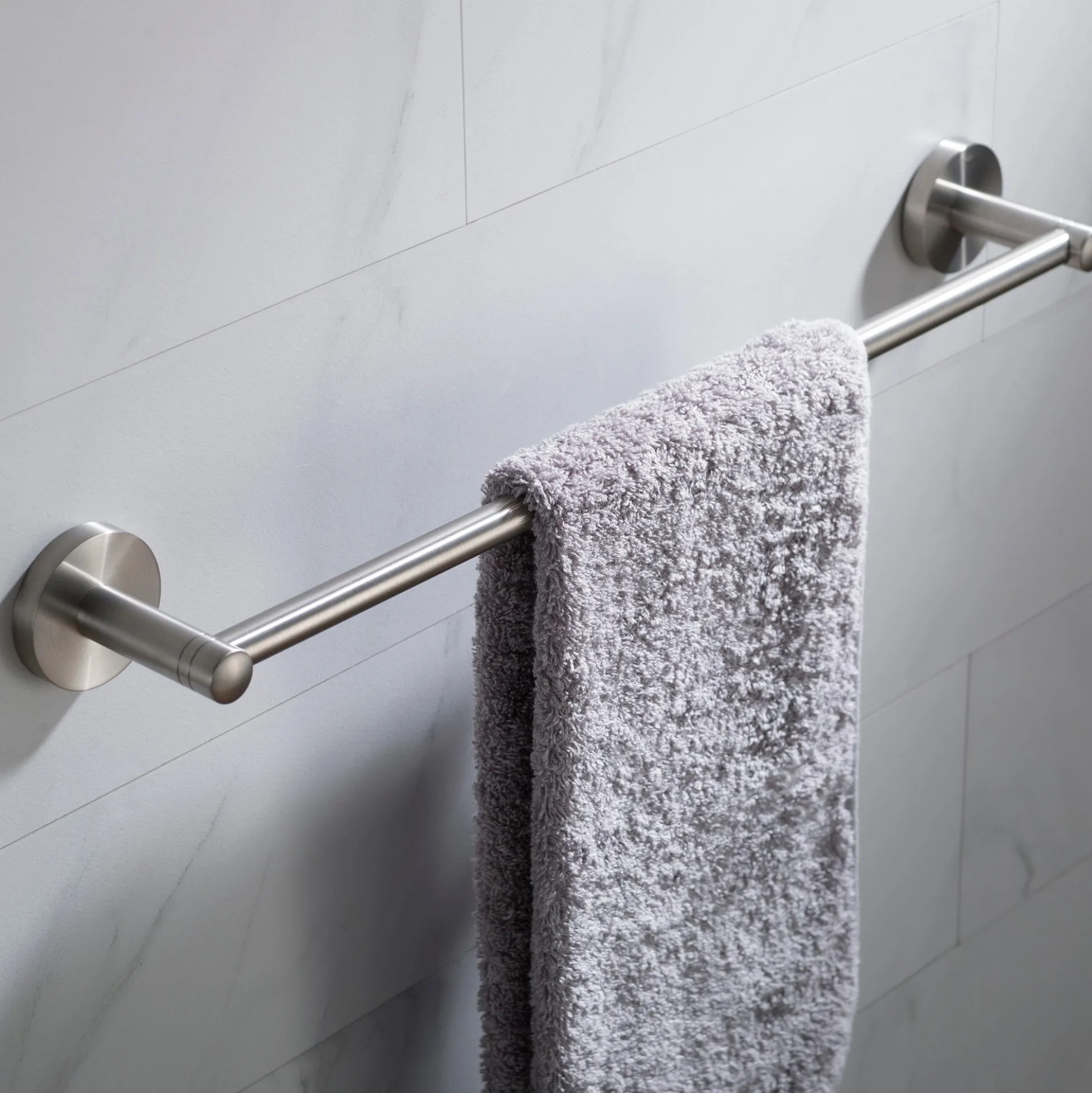 18" Bathroom Towel Bar in Brushed Nickel