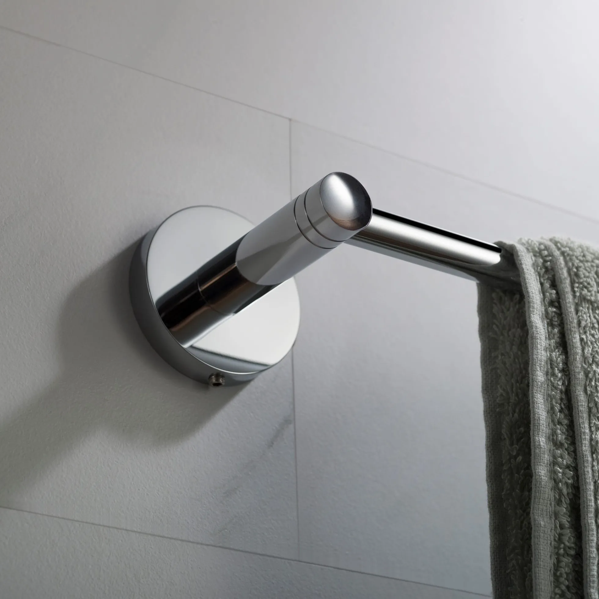 24" Bathroom Towel Bar in Chrome