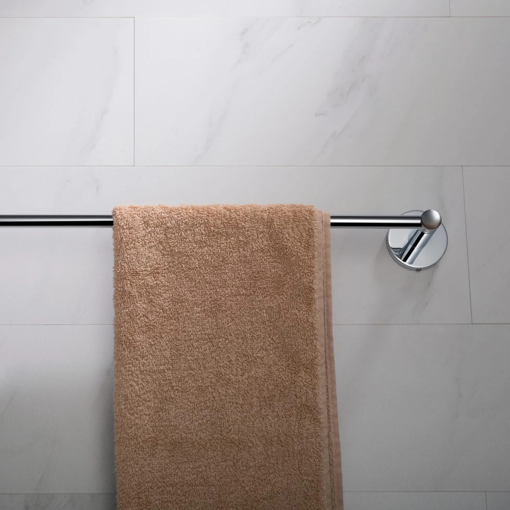 18" Bathroom Towel Bar in Chrome