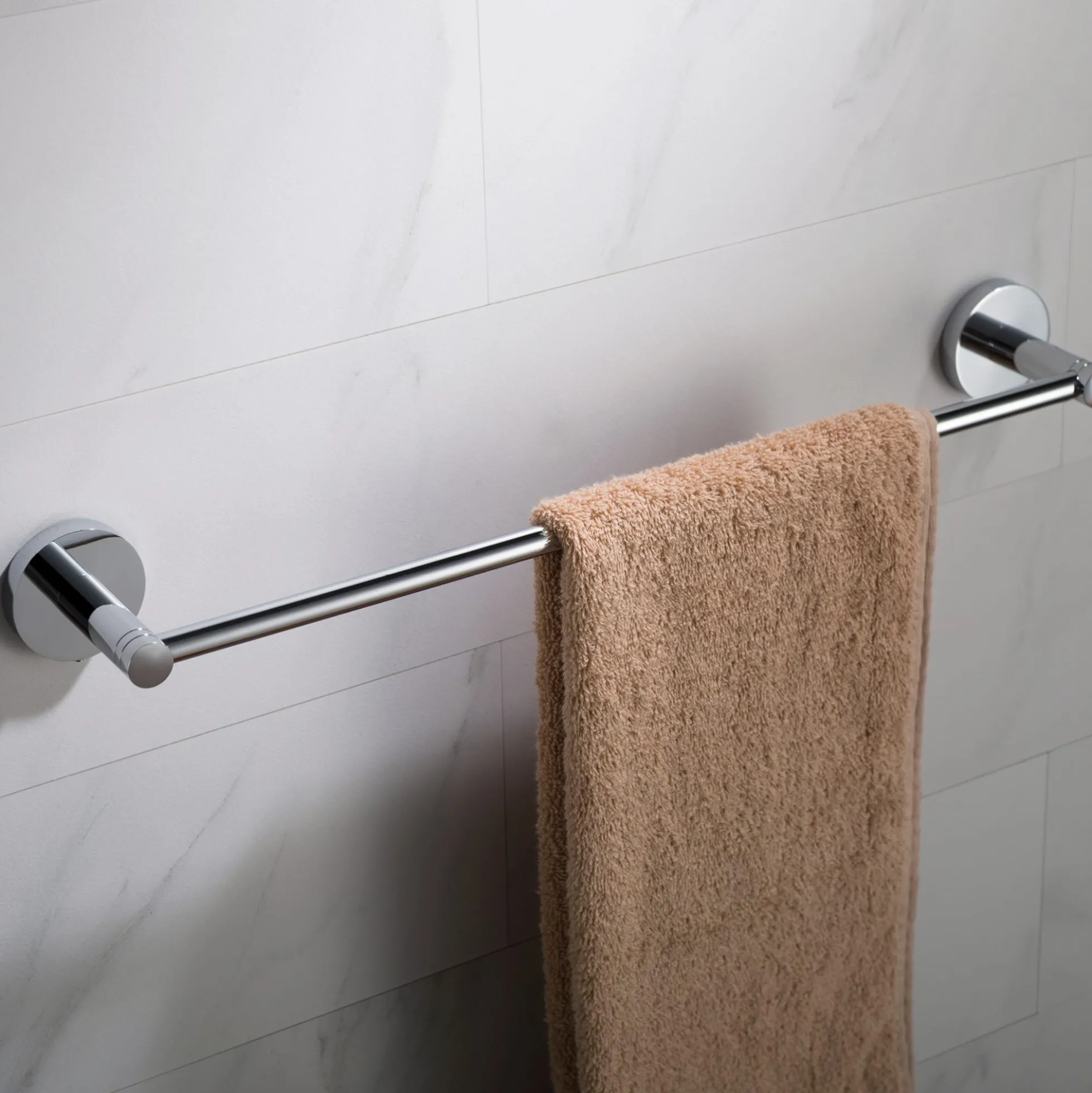 18" Bathroom Towel Bar in Chrome