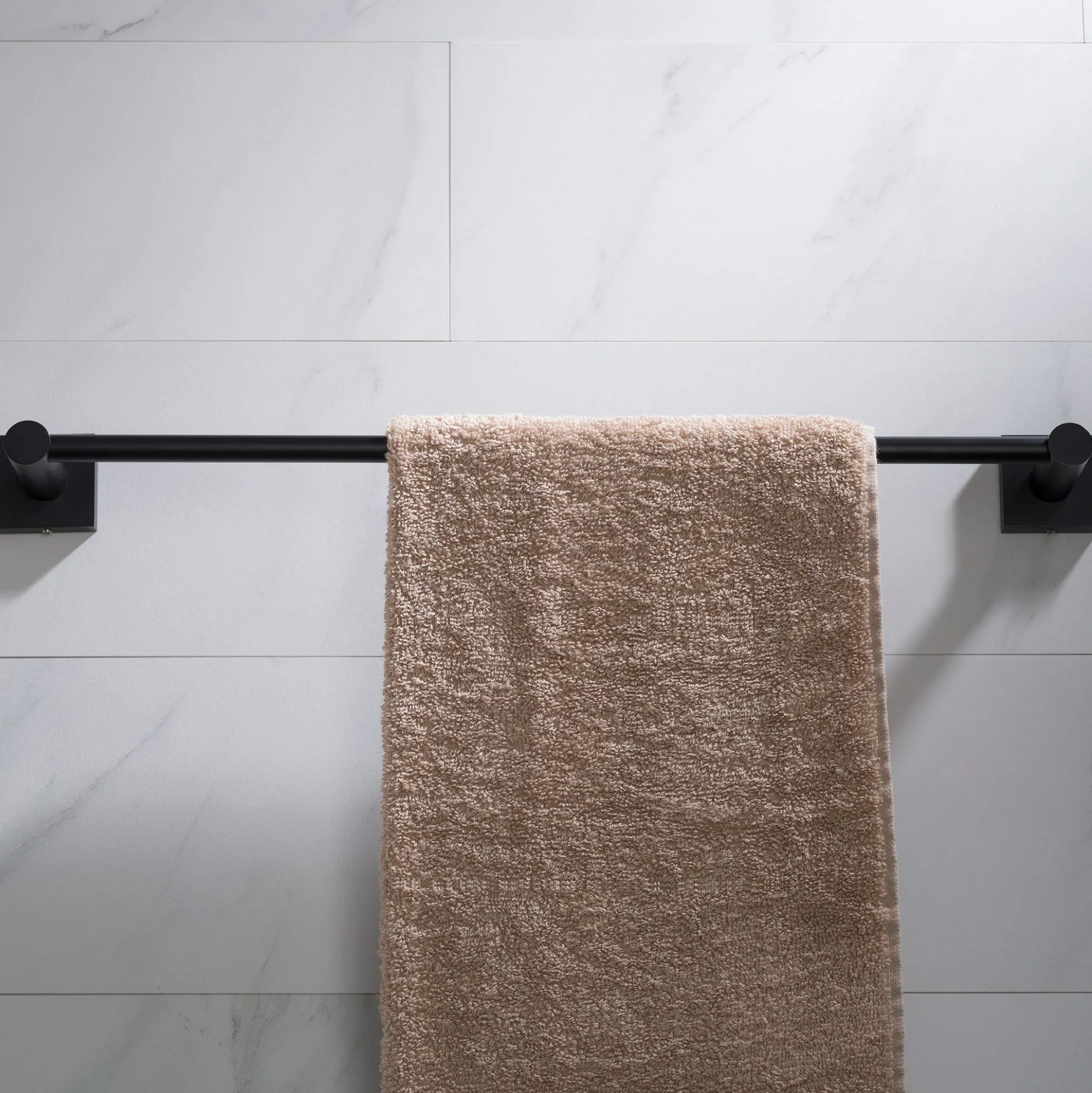 18" Bathroom Towel Bar in Matte Black
