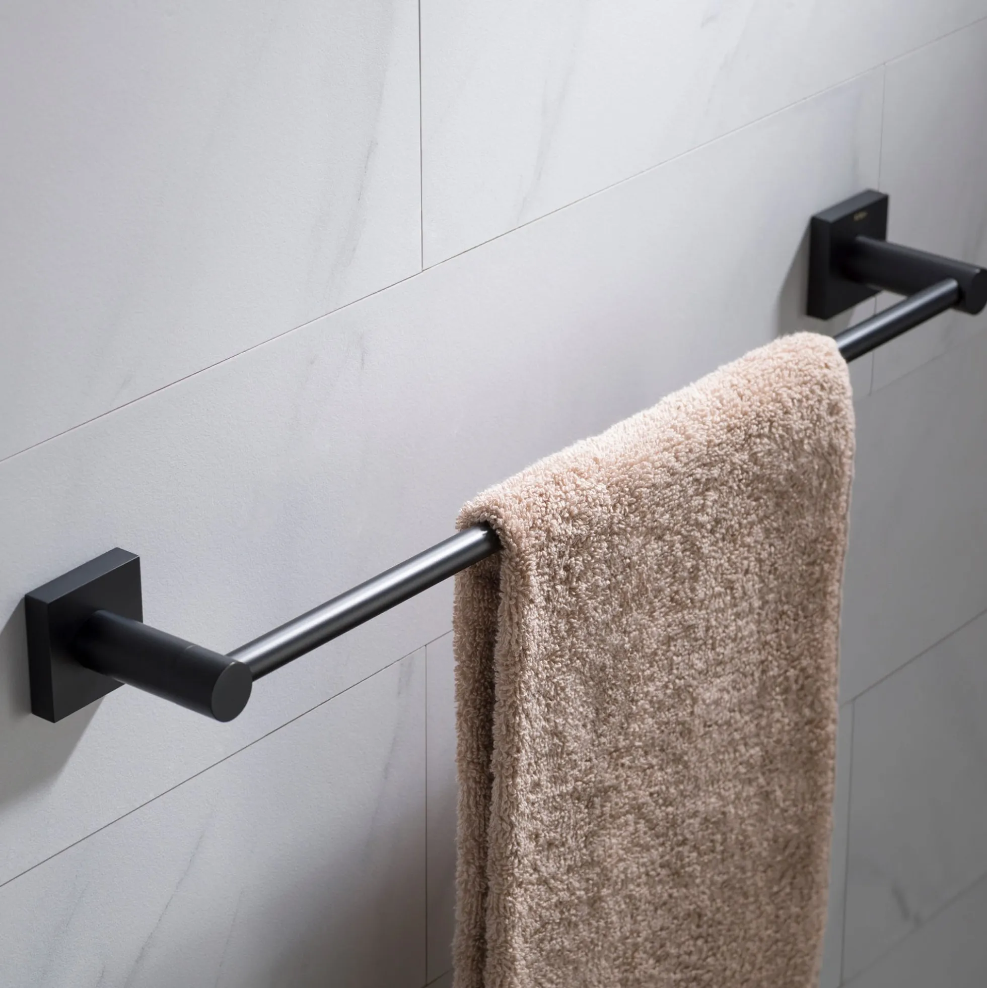 18" Bathroom Towel Bar in Matte Black