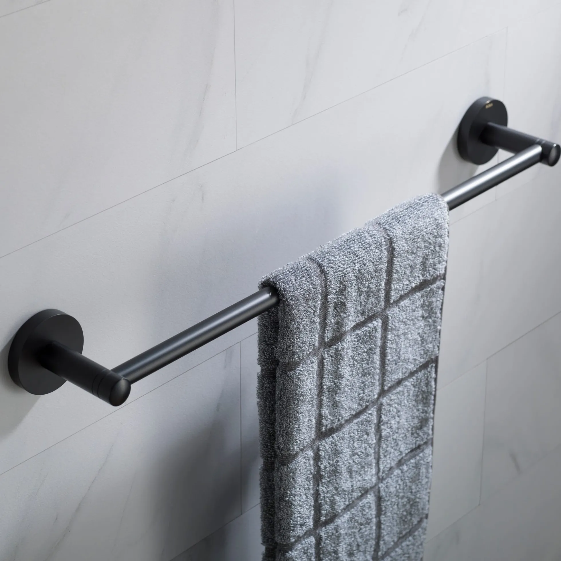 18" Bathroom Towel Bar in Matte Black