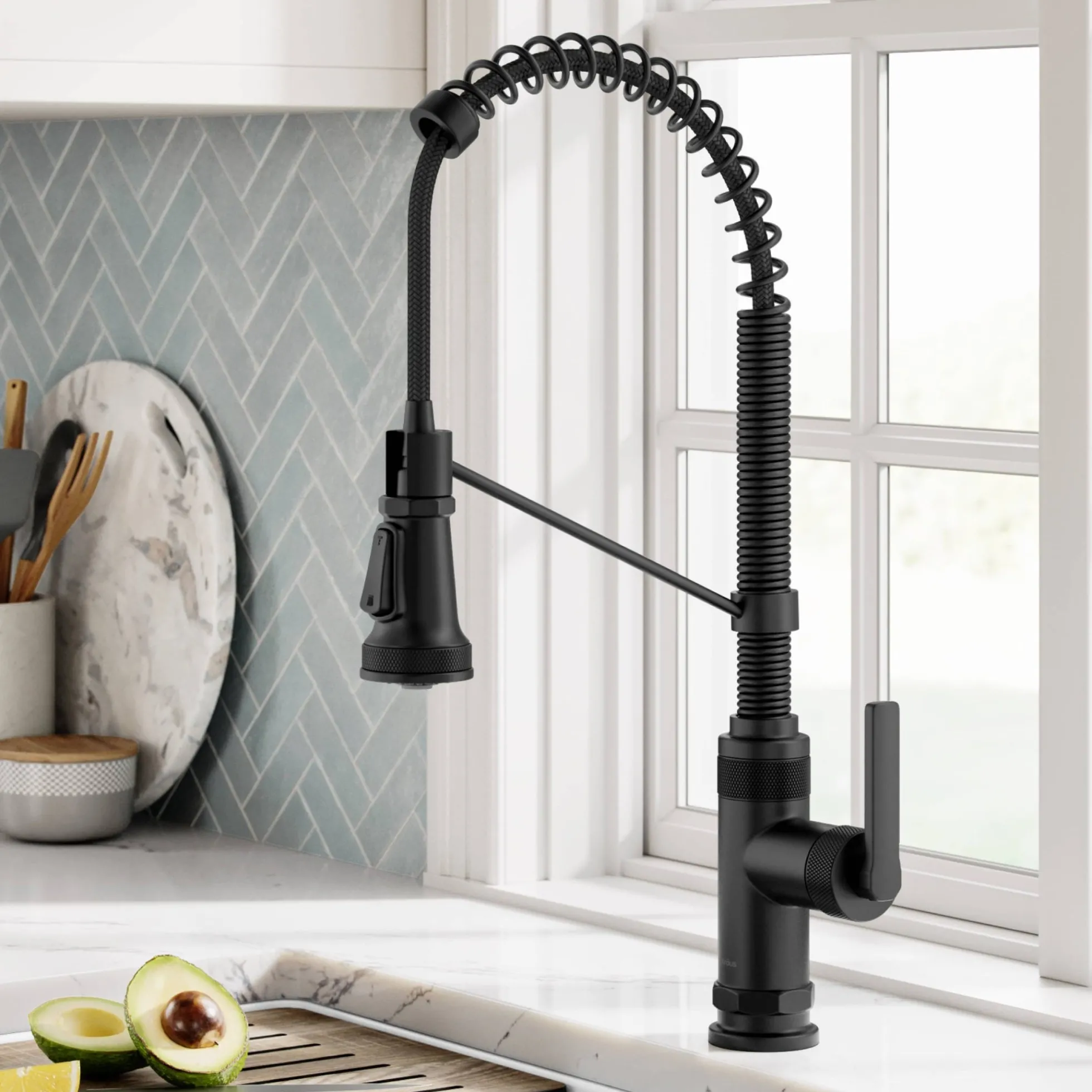 Commercial Style 2-Function Single Handle Pull Down Kitchen Faucet in Matte Black