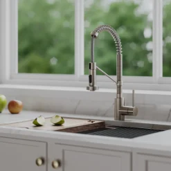 Commercial Style Pull-Down Single Handle 18
