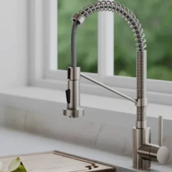 Commercial Style Pull-Down Single Handle 18