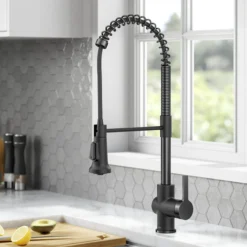 Commercial Style Pull-Down Single Handle Kitchen Faucet in Matte Black / Spot Free Black Stainless Steel