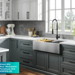 Commercial Style Pull-Down Single Handle Kitchen Faucet in Matte Black / Spot Free Black Stainless Steel