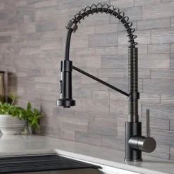 Commercial Style Pull-Down Single Handle 18