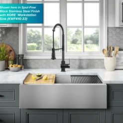 Commercial Style Single Handle Pull Down Kitchen Faucet in Spot-Free Stainless Steel/Matte Black