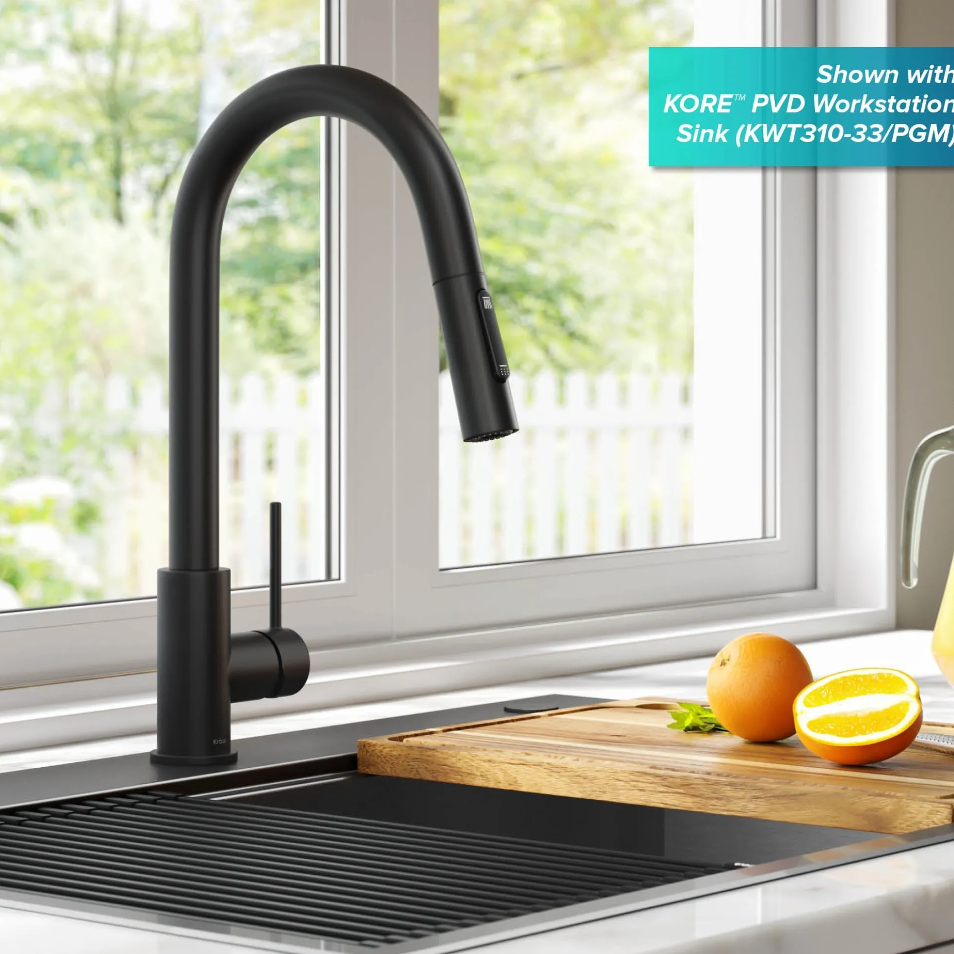 Contemporary Pull-Down Single Handle Kitchen Faucet in Matte Black