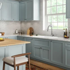 Contemporary Pull-Down Single Handle Kitchen Faucet in Chrome