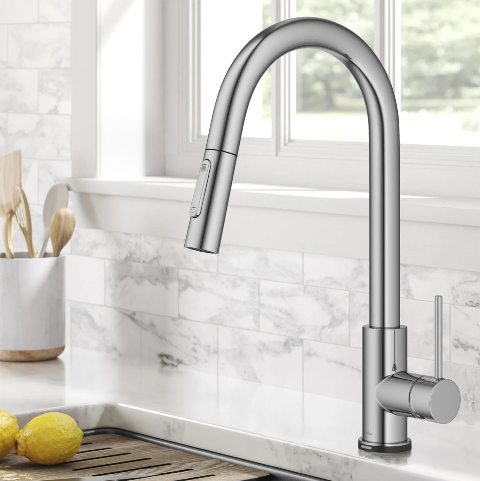 ContemporarySingle-HandleTouch KitchenSink Faucet with Pull Down Sprayerin Chrome