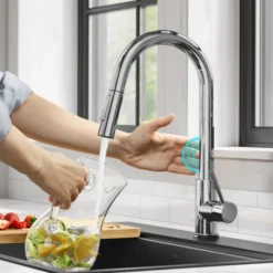 ContemporarySingle-HandleTouch KitchenSink Faucet with Pull Down Sprayerin Chrome