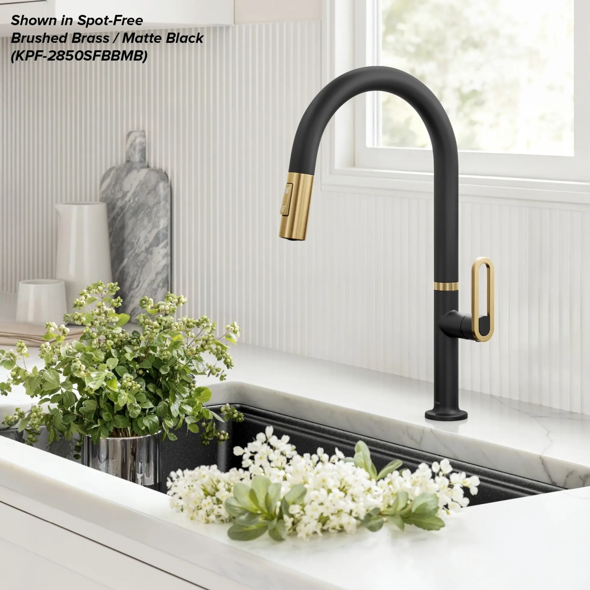 2-FunctionSingle HandlePull Down Kitchen Faucetin Matte Black