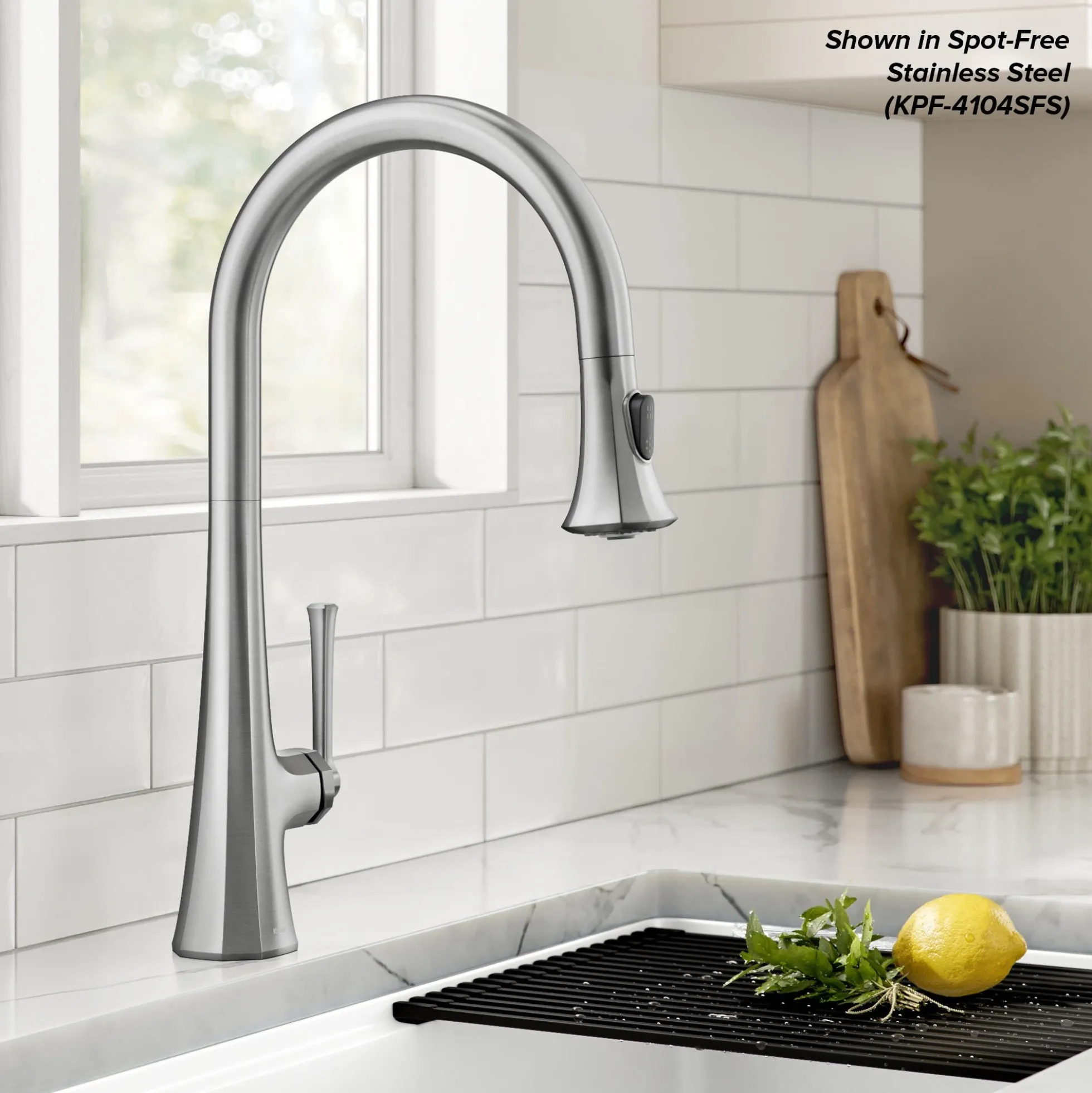 2-Function Single Handle Pull Down Kitchen Faucet in Brushed Gold