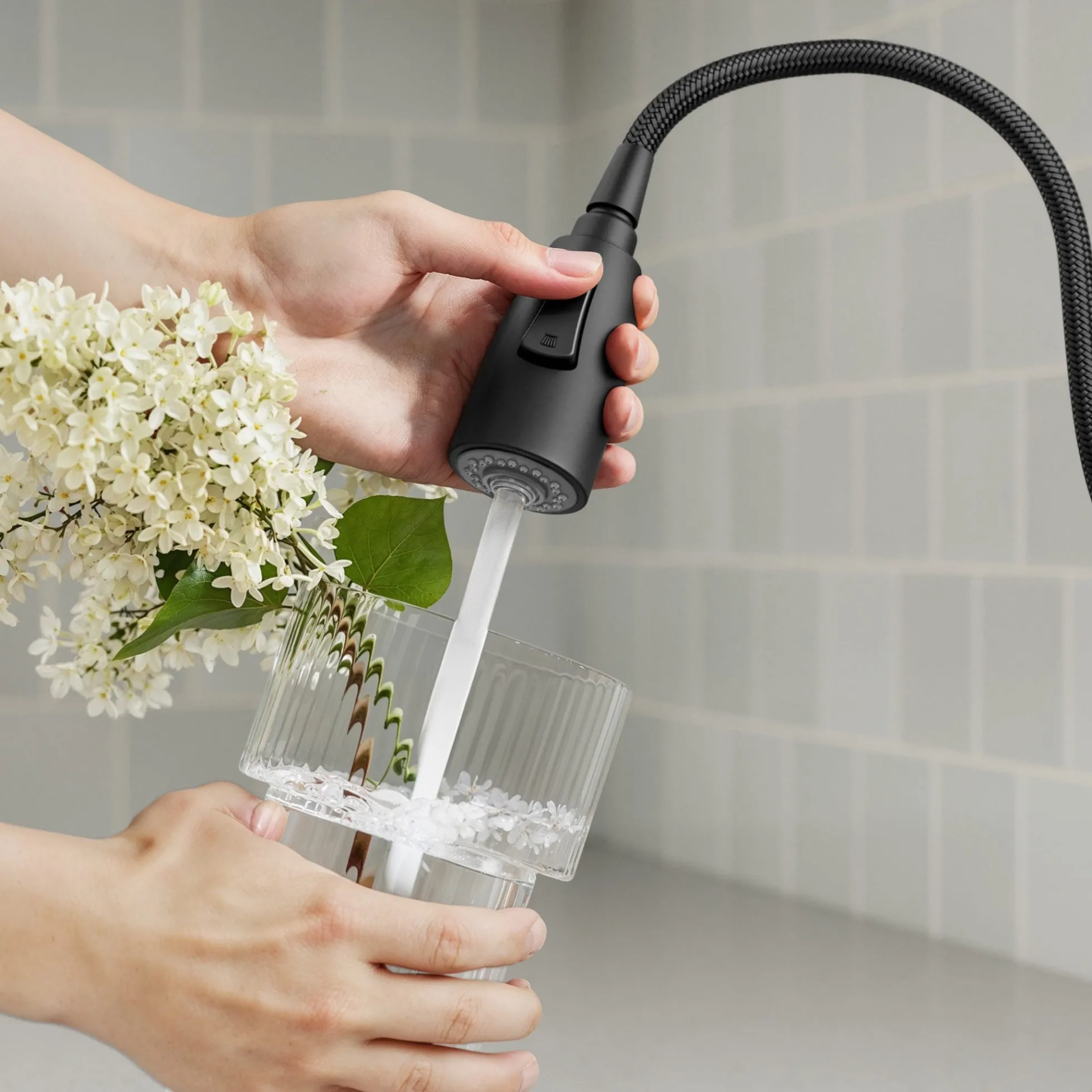 2-Function Single Handle Pull Down Kitchen Faucet in Matte Black
