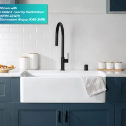 High-Arc Single Handle Pull-Down Kitchen Faucet in Matte Black