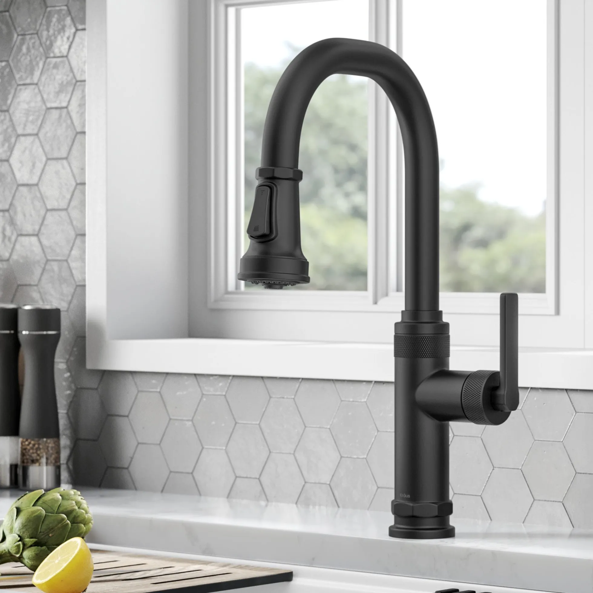 Industrial Pull-Down Single Handle Kitchen Faucet in Matte Black
