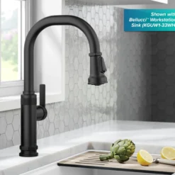 Industrial Pull-Down Single Handle Kitchen Faucet in Matte Black