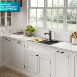 Pull-Out Single Handle Kitchen Faucet in Matte Black