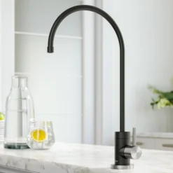 Purita 100% Lead-Free Kitchen Water Filter Faucet in Spot-Free Stainless Steel/Matte Black