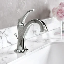 Single Handle Basin Bathroom Faucet with Lift Rod Drain and Deck Plate in Chrome