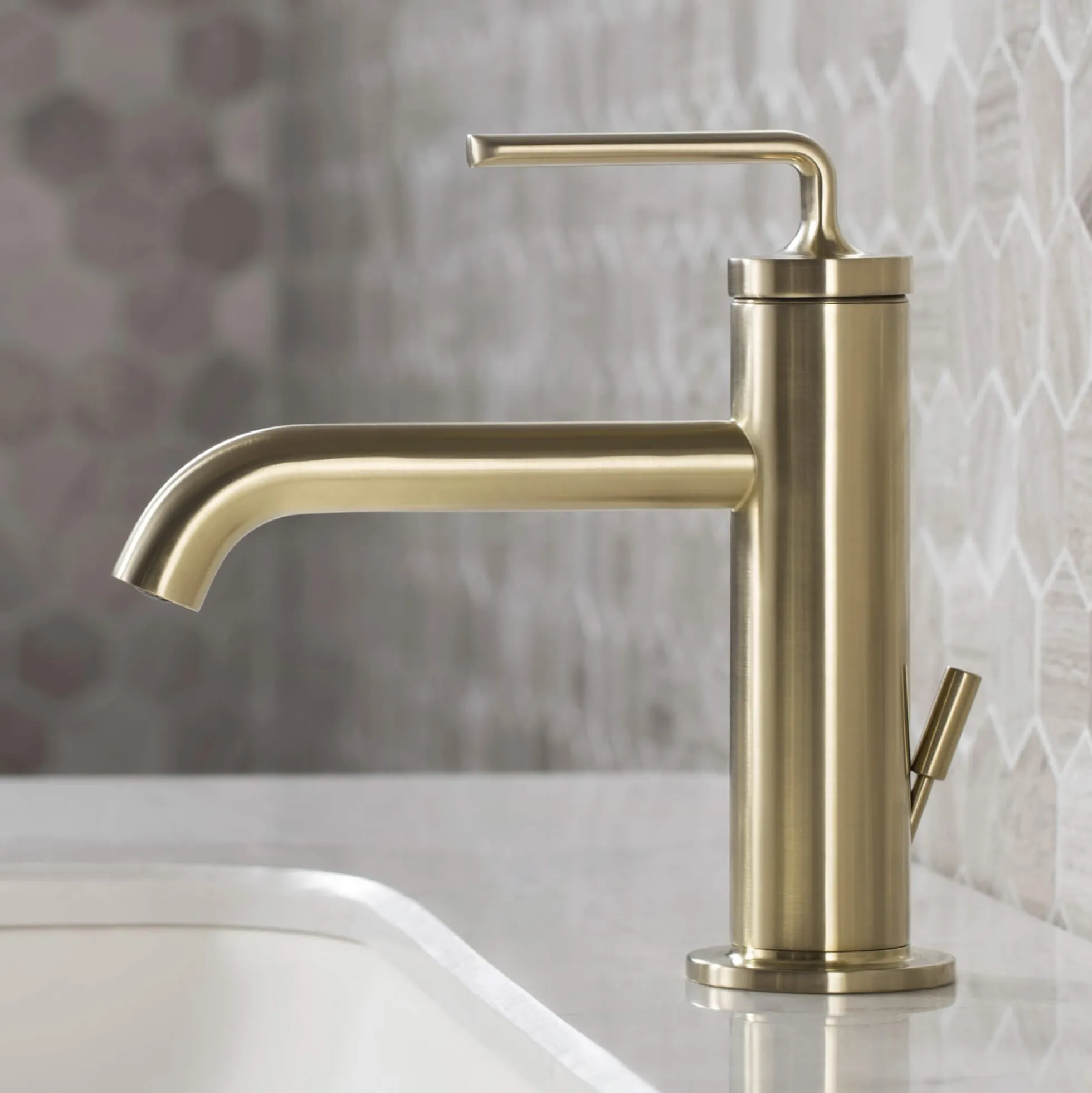 Single Handle Basin Bathroom Faucet with Lift Rod Drain in Brushed Gold
