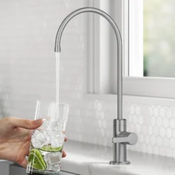 Single Handle Drinking Water Filter Faucet for Reverse Osmosis or Water Filtration System in Spot-Free Stainless Steel