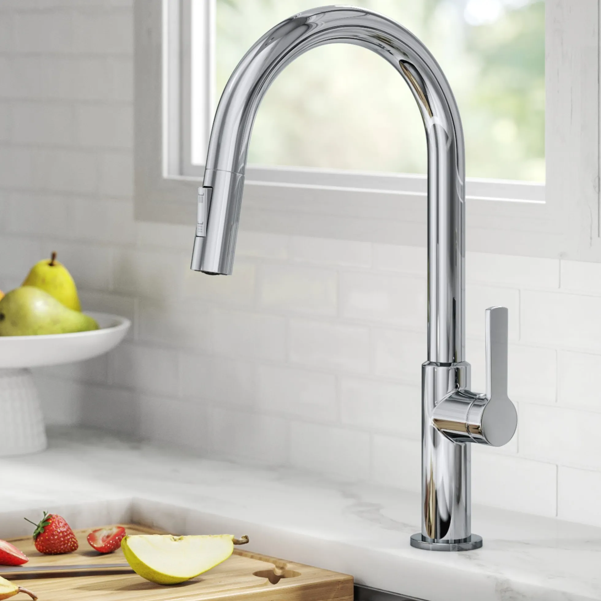 Single Handle Pull Down Kitchen Faucet in Chrome