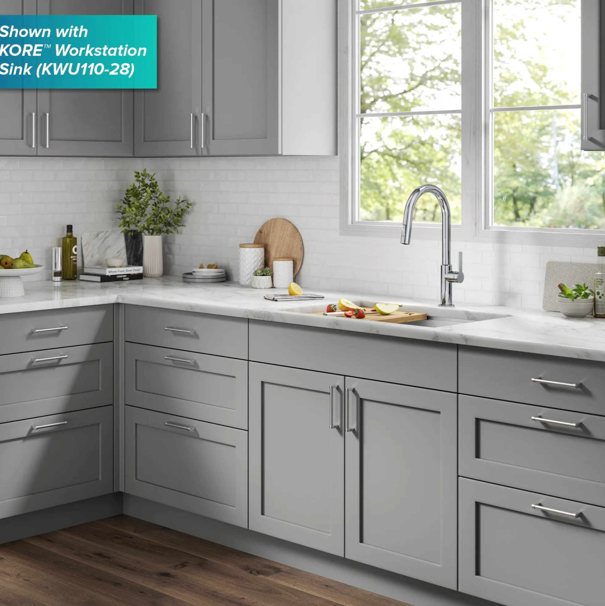 Single Handle Pull Down Kitchen Faucet in Chrome
