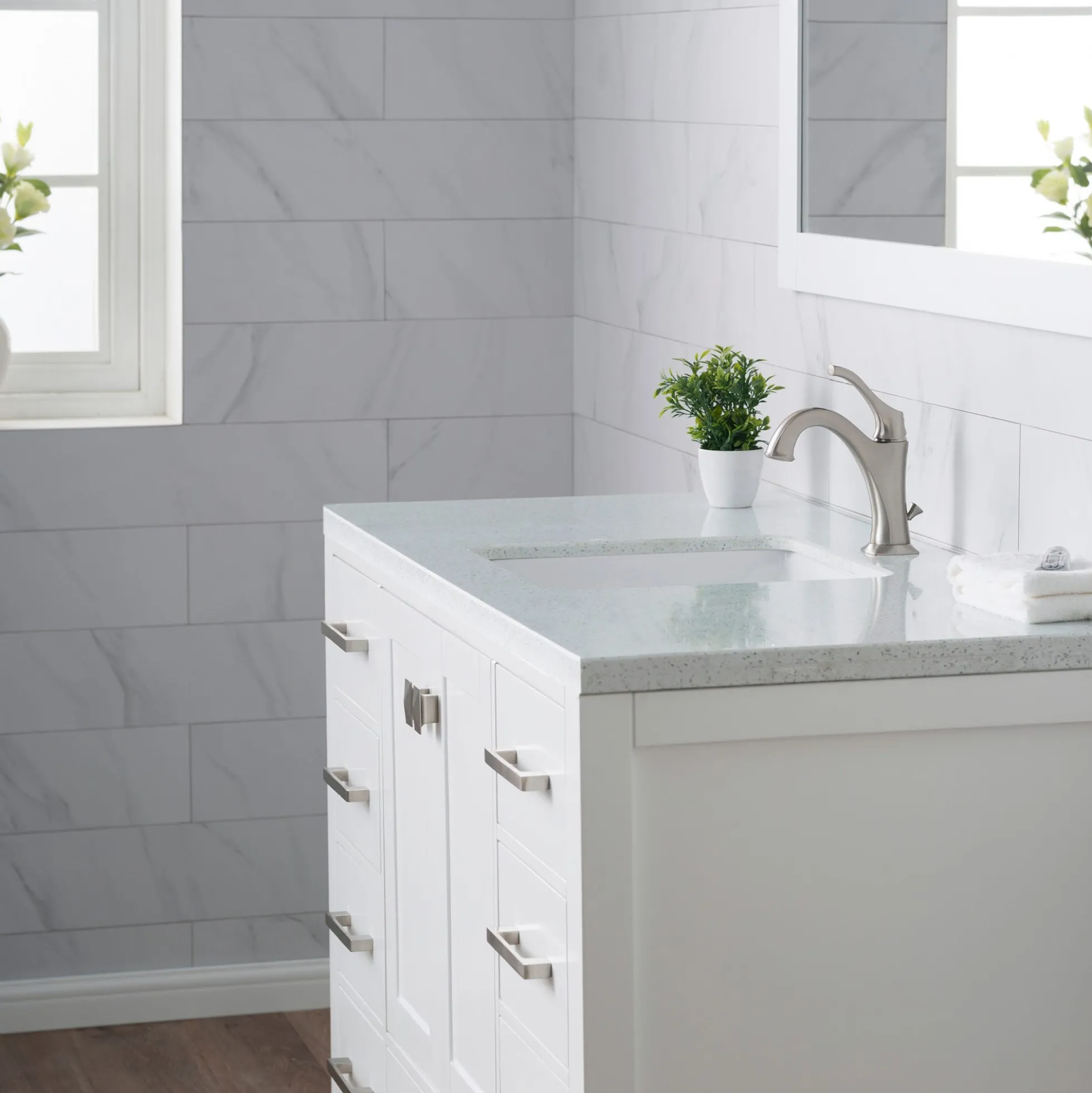 17" Square Porcelain CeramicUndermountBathroom Sinkin Whitewith OverflowDrain