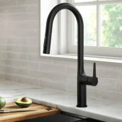 Tall Modern Pull-Down Single Handle Kitchen Faucet in Matte Black