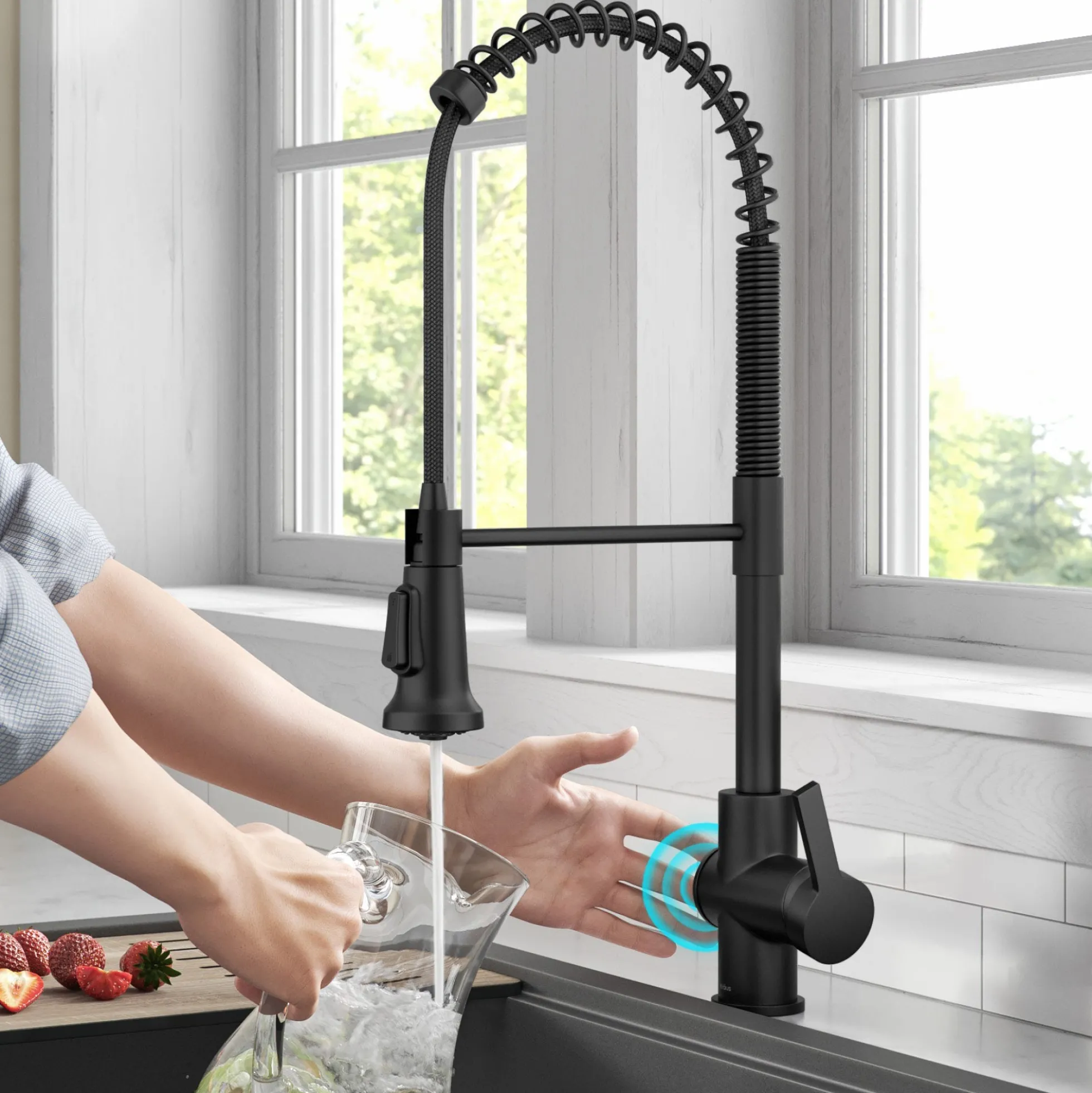 Touchless Sensor Commercial Single Handle Pull Down Kitchen Faucet in Matte Black