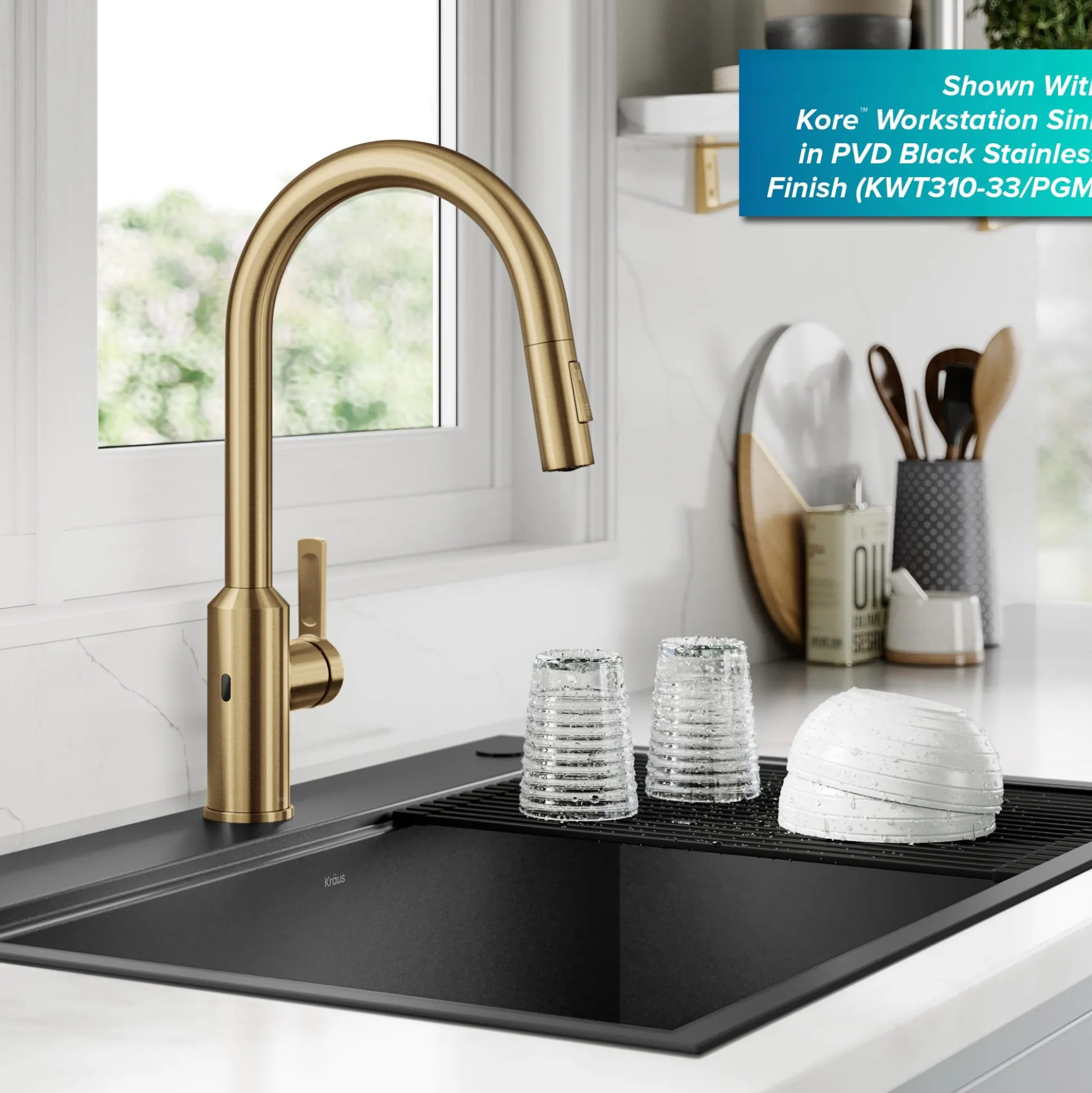 Touchless Sensor Pull-Down Single Handle Kitchen Faucet in Brushed Brass