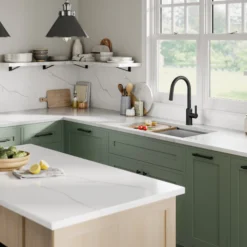 Touchless Sensor Pull-Down Single Handle Kitchen Faucet in Matte Black