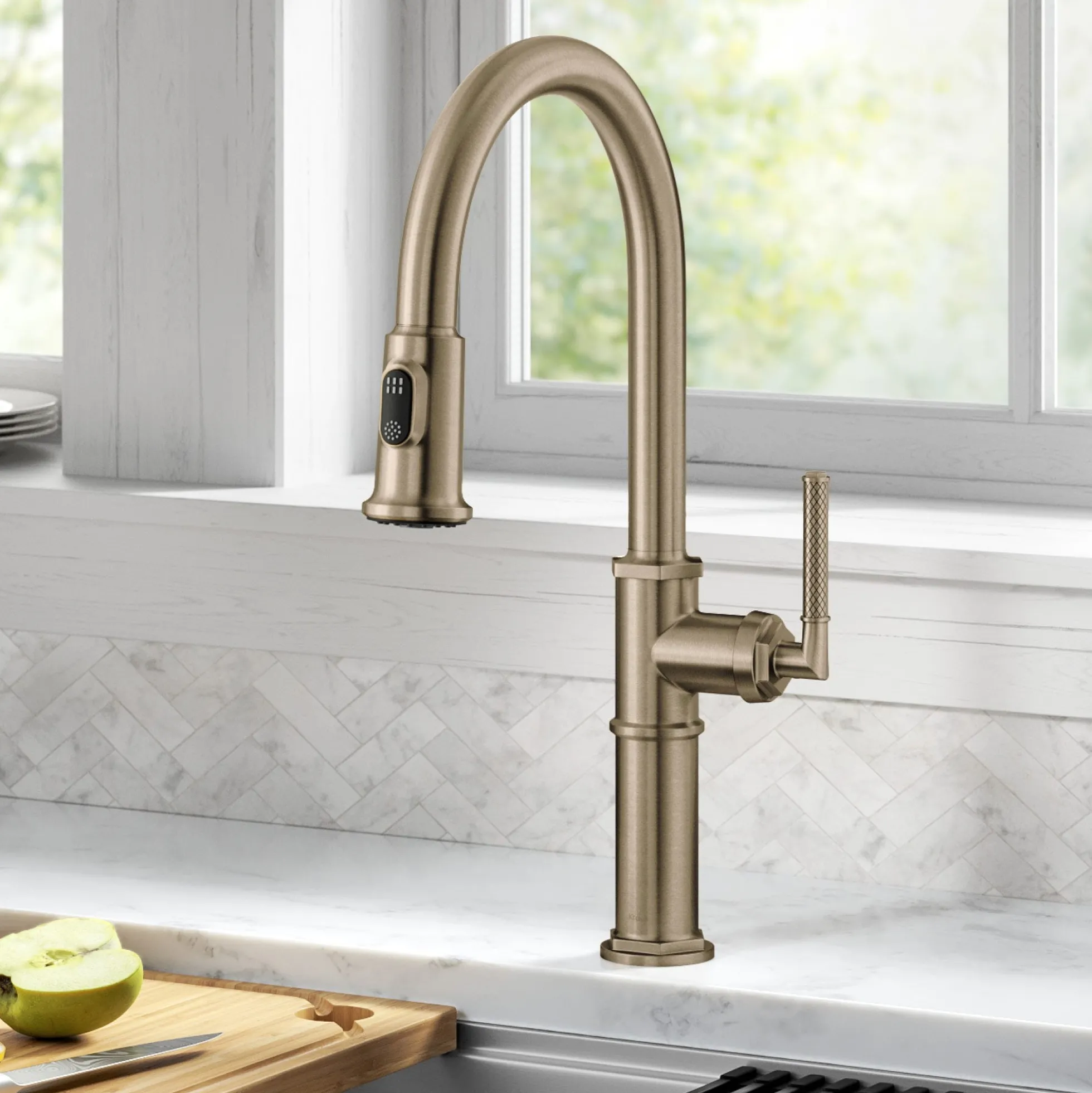 Traditional Industrial Pull-Down Single Handle Kitchen Faucet in Brushed Gold