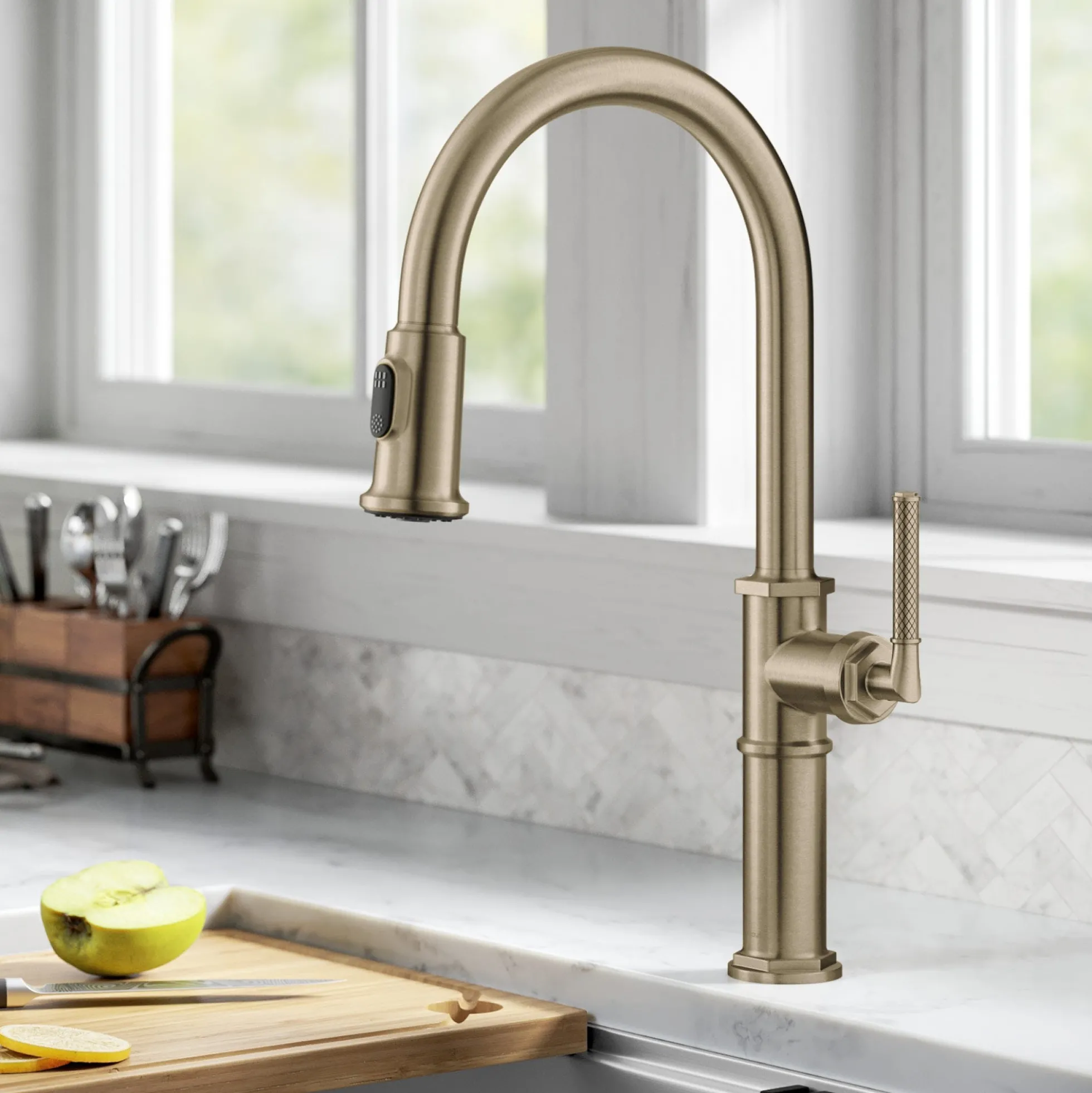 Traditional Industrial Pull-Down Single Handle Kitchen Faucet in Brushed Gold