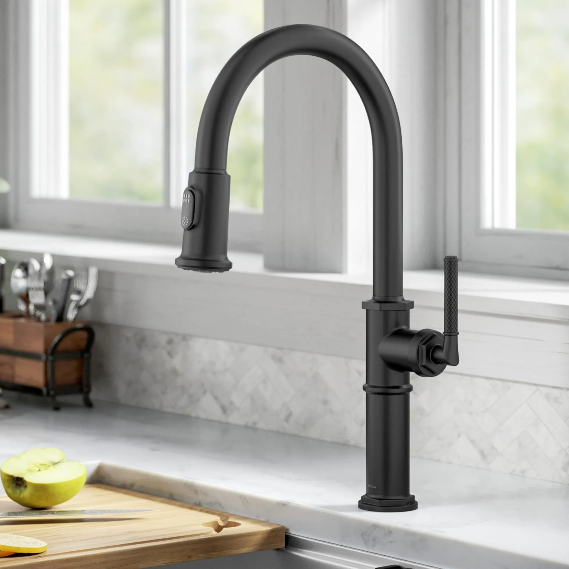 Traditional Industrial Pull-Down Single Handle Kitchen Faucet in Matte Black