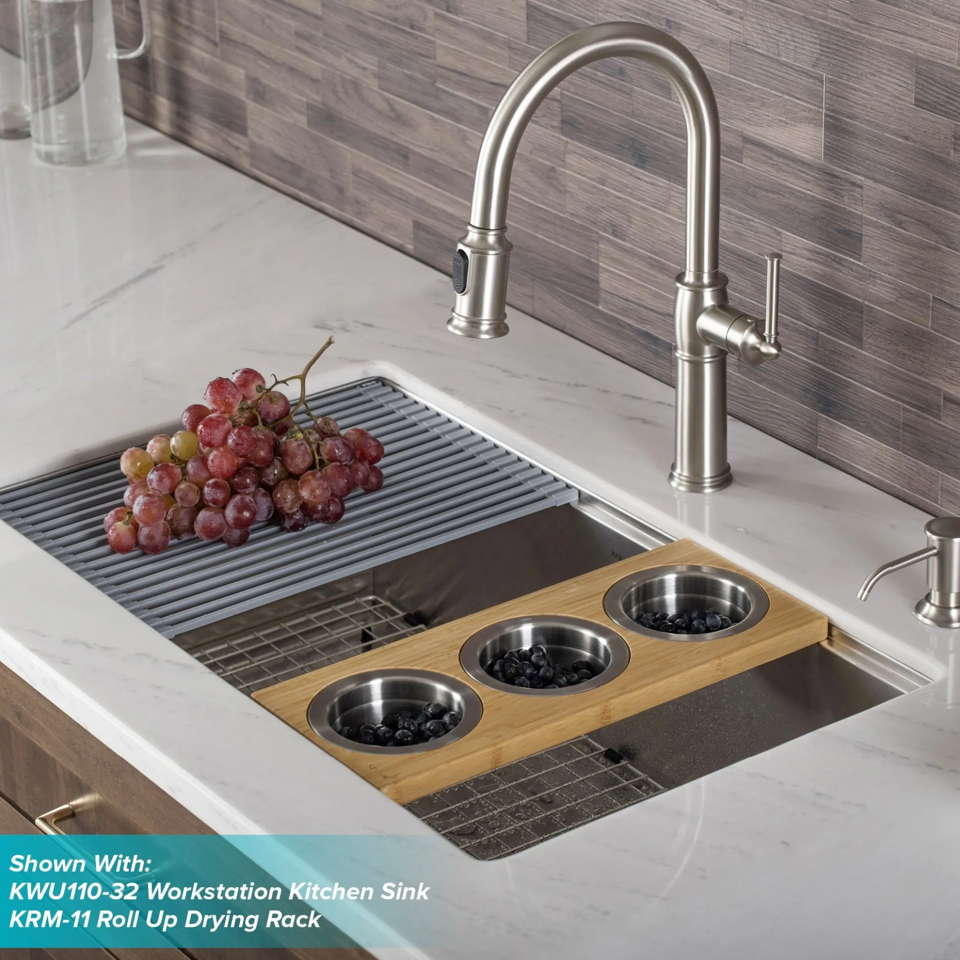 Traditional Single Handle Pull-Down Kitchen Faucet in Spot Free Stainless Steel