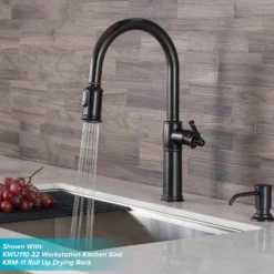 Traditional Single Handle Pull-Down Kitchen Faucet in Oil Rubbed Bronze