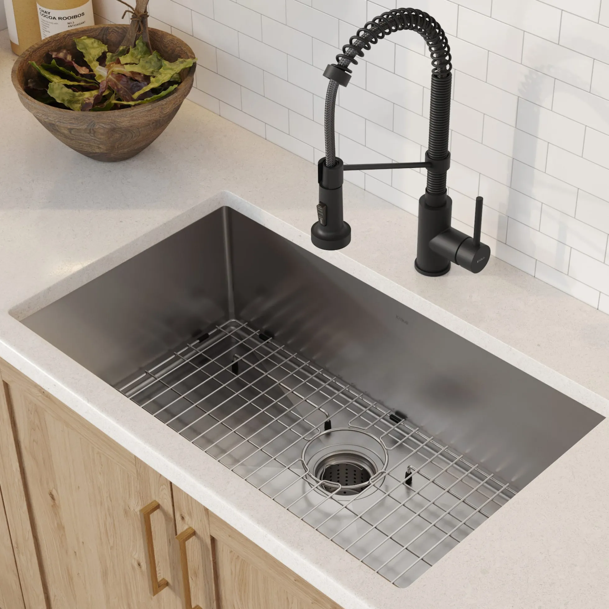 30" Undermount Kitchen Sink w/ Bolden Commercial Pull-Down Faucet and Soap Dispenser in Matte Black