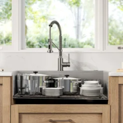 Workstation 33
