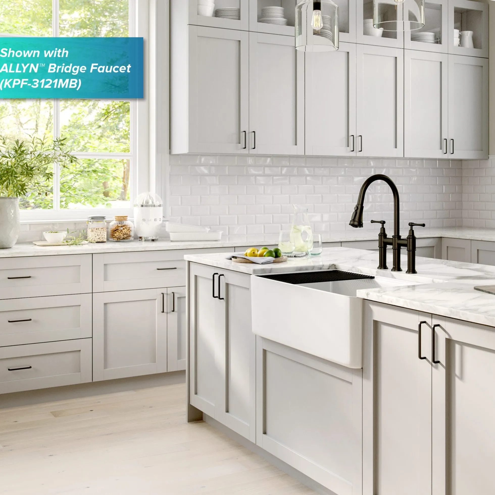 Workstation 33" Reversible Apron Front Farmhouse Fireclay Single Bowl Kitchen Sink in Gloss White
